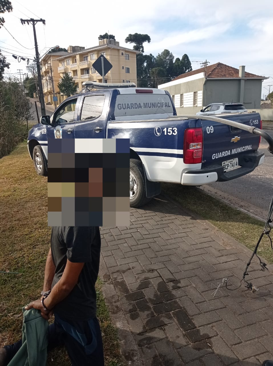 Guarda Municipal Prende Homem Que Furtava Fios De Cobre Na Prainha De