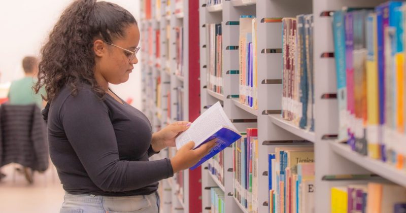 Bicen Uepg Promove Atividades Culturais Na Semana Nacional Do Livro D