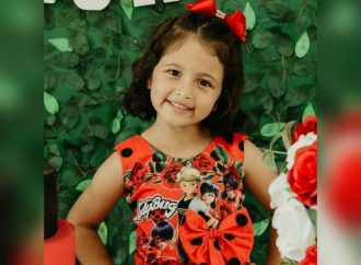 Família pede ajuda para realizar tratamento de criança de seis anos