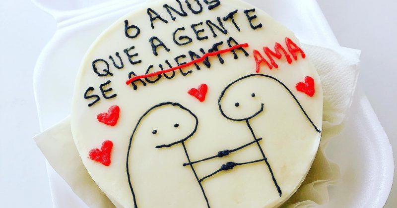 Conheça os bentô cakes, bolinhos na marmita com frases e desenhos