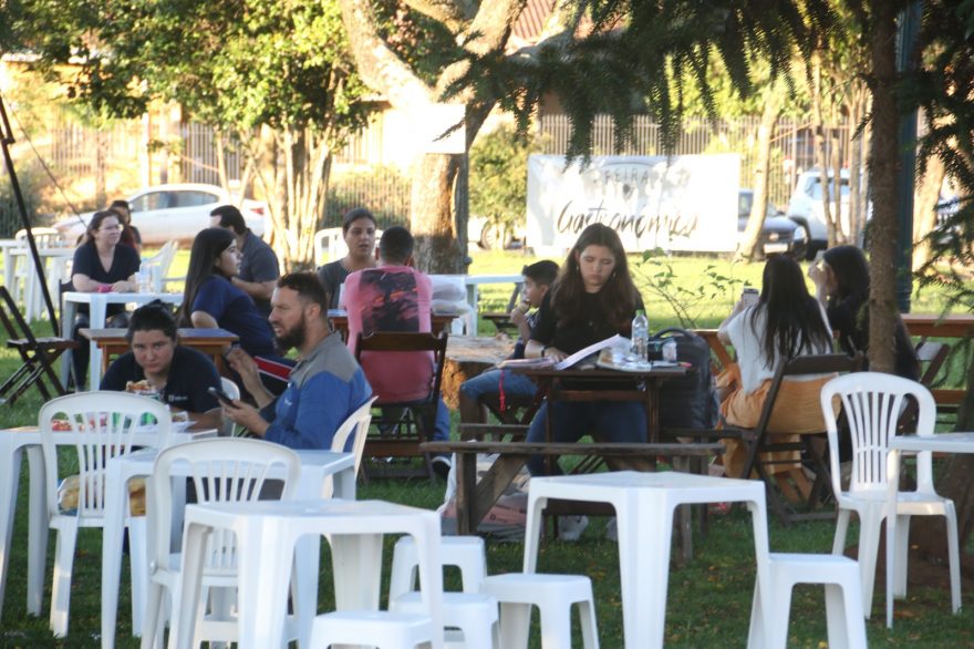 Banda de pagode Só Pra Contrariar anima o penúltimo dia do Festival  Gastronômico de Taquaruçu - Notícias