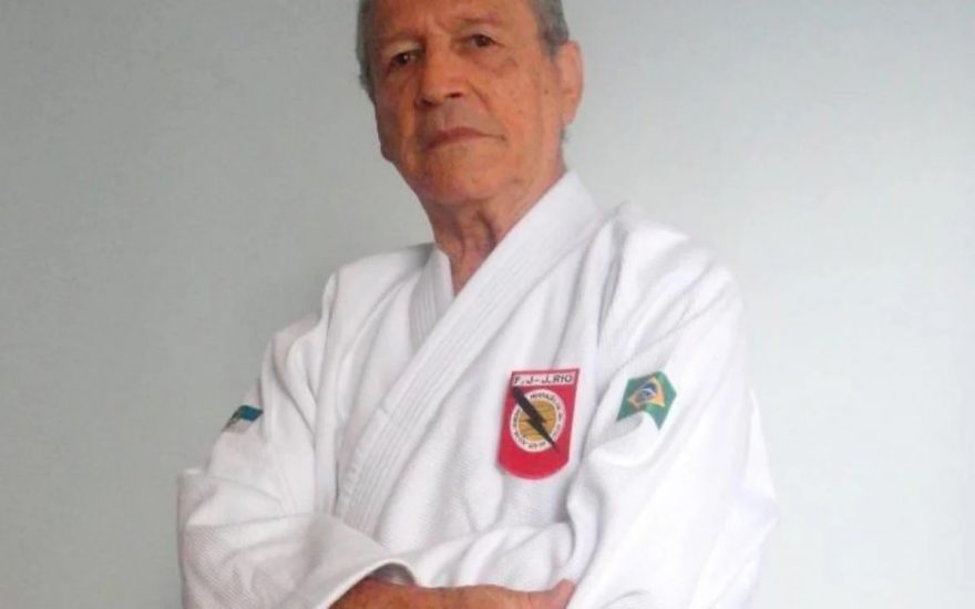 Grande mestre de jiu-jítsu, Robson Gracie morre aos 88 anos