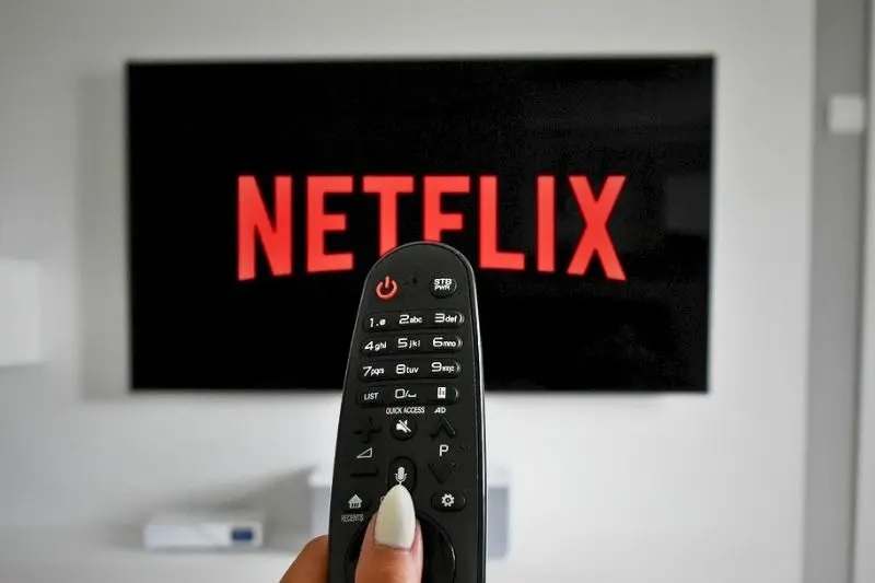 Procon-PR notifica Netflix por cobrança adicional aos usuários